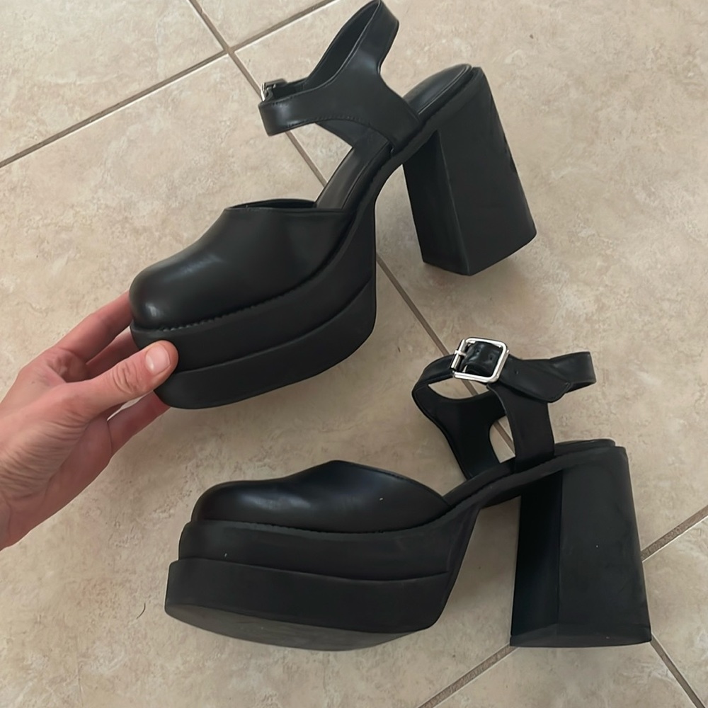 Classy and Sasy current mood black chunky hesls